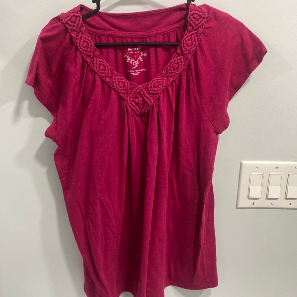 Magenta Sonoma large short sleeve blouse